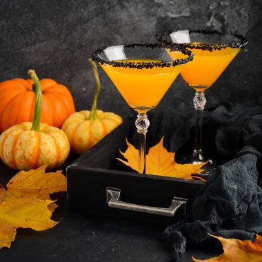 Sonbahar mevsimlik kokteyl kabak Martini ya da siyah tuz ağızlı Pumpkintini