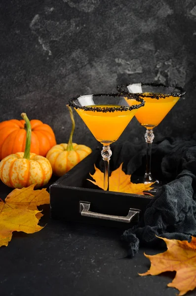 Sonbahar mevsimlik kokteyl kabak Martini ya da siyah tuz ağızlı Pumpkintini