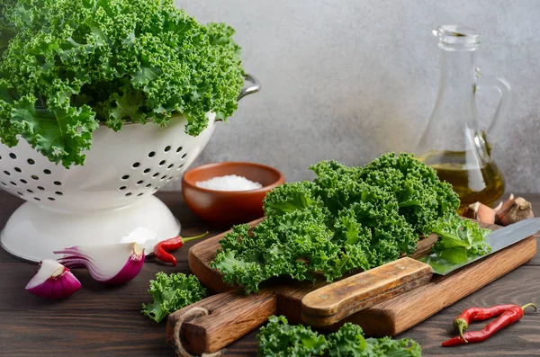 Fresh Green Kale Olive Oil Spices Ready Cooking — Stock Photo, Image