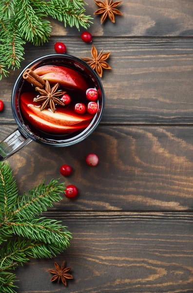 Christmas Mulled Wine Apple Cranberries Holiday Concept Decorated Fir Branches — Stock Photo, Image
