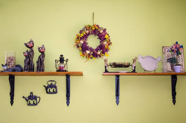 Shelves with kitchen decor — Stock Photo, Image