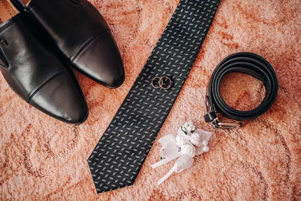 Zapatos Corbata Cinturón Cuero Boutonniere Para Novio Día Boda — Foto de Stock