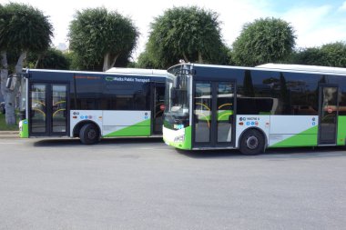 Valletta, Malta - 18 Ekim 2019 Malta toplu taşıma otobüsü. Şirket 2014 yılında Malta ve Gozo 'daki otobüs servislerini işletmek için kuruldu.