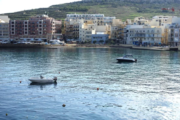 Valletta Malta Oktober 2019 Aangemeerde Motorboten Maltese Blauwe Zee — Stockfoto