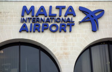 Valletta, Malta - 24 Ekim 2019: Malta Uluslararası Havaalanı 'nın imzası