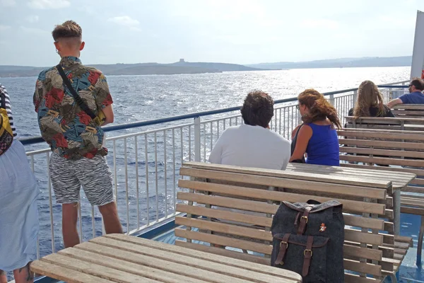 Mgarr Malta Octubre 2019 Vuelta Los Pasajeros Que Viajan Ferry — Foto de Stock