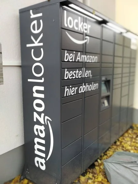 Berlin Németország November 2019 Amazon Locker Helyét Amazon Locker Biztosítja — Stock Fotó