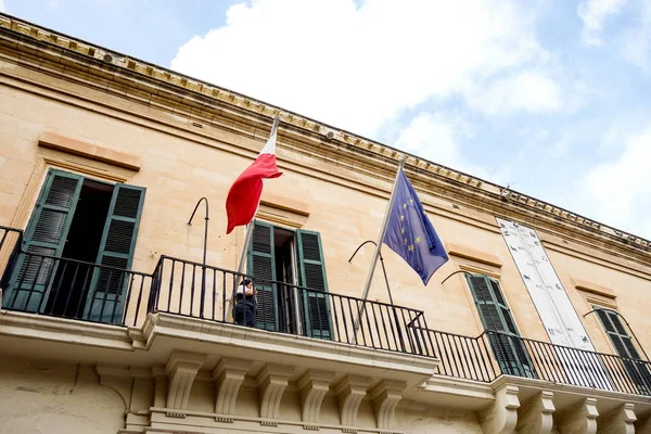 Valletta Malta Outubro 2019 Bandeiras Malta União Europeia Agitando Fora — Fotografia de Stock