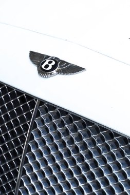Berlin, Almanya - 19 Nisan 2019 Bentley arabası. Bentley Motors Limited, lüks otomobiller tasarlayan, geliştiren ve üreten bir İngiliz şirketidir.