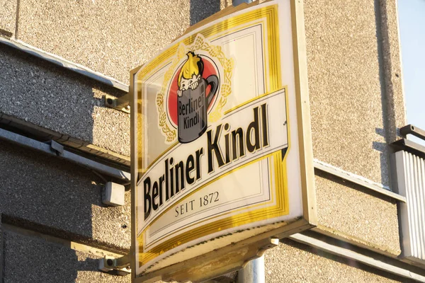 Berlín Alemania Abril 2019 Señalización Berliner Kindl Fuera Restaurante Berliner — Foto de Stock