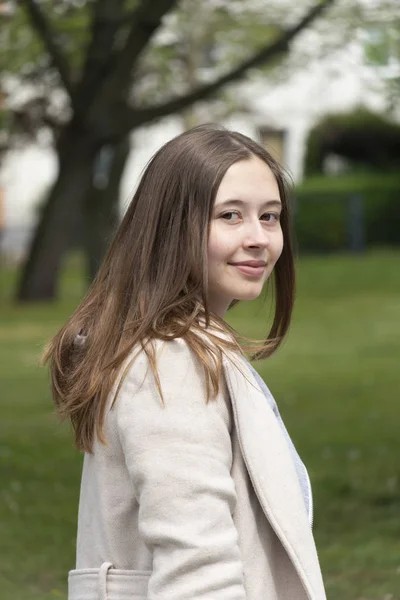 Beautiful Young Woman Posing Smiling Looking Camera Cute Student Posing — Stock Photo, Image