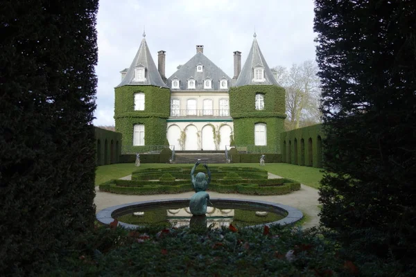 Kasteel Hulpe Bedekt Met Groene Klimop Het Kasteel Van Hulpe — Stockfoto