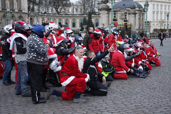 Bruxelles België December 2019 Motorrijders Verkleed Als Moderne Kerstman — Stockfoto