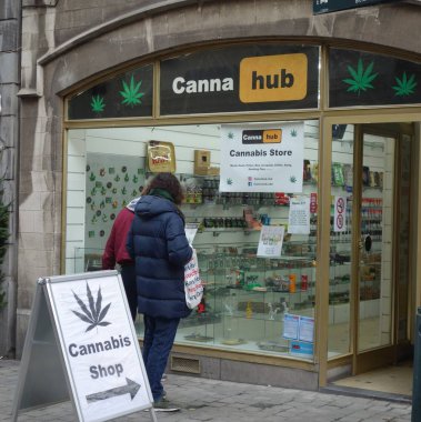 Cannahub Bruxelles, Cbd dükkanı, esrar satan zincir mağazası