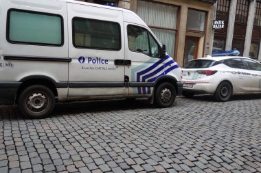 Brüksel, Belçika - 24 Aralık 2019: Polis arabaları. Federal Polis, Belçika 'da kanun uygulayıcıdır.