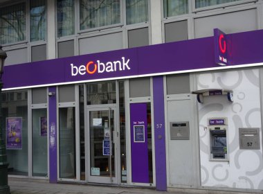 Brüksel, Belçika - 24 Aralık 2019: Beo Bank şubesi. Beobank Belçika, Fransız finans holdingi Crdit Mutuel Nord Europe 'a ait bir Belçika bankası.
