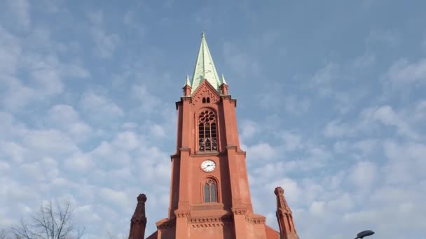 德国柏林 2019年12月29日 Gethsemanekirche Gethsemane教堂 Gethsemanekirche 的外墙 该教堂是路德宗北Prenzlauer Berg福音会的四座教堂之一 — 图库视频影像