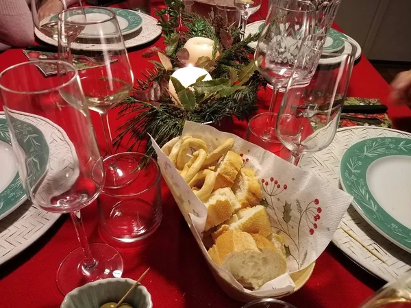 Detalle Cerca Una Mesa Comedor Preparada Para Navidad — Foto de Stock