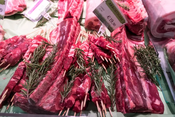 Obearbetat Arrosticini Traditionellt Abruzzesiskt Kött Som Vanligen Framställs Kastrerade Får — Stockfoto