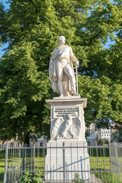 Μαρμάρινο Άγαλμα Του Friedrich Von Bulow Στο Unter Den Linden — Φωτογραφία Αρχείου