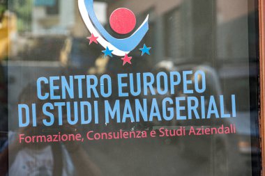 Formia, İtalya - 26 Ağustos 2019: Centro Europeo di Studi Manageriali, İtalyan Eğitim Merkezi
