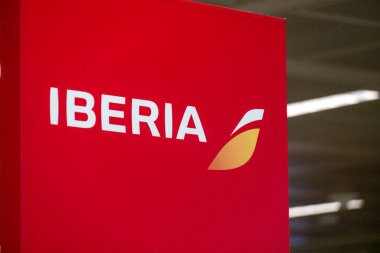 Roma, İtalya - 26 Ağustos 2019: İspanya bayrak taşıyıcı havayolu şirketi Iberia 'nın logosu