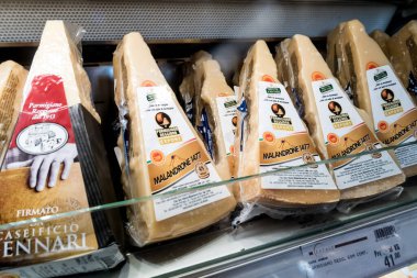 Berlin, Almanya - 16 Ocak 2020: İtalyan Malandrone 1477 şirketinden parmesan peyniri satışa sunuldu