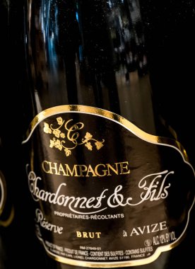 Roma, İtalya - 16 Ocak 2020: Fransız Şampanyası Şampanyası & Fils