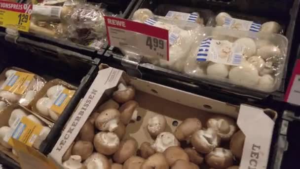 Berlim Alemanha Março 2020 Legumes Frescos Exibidos Para Venda Supermercado — Vídeo de Stock