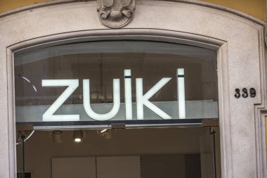 Roma, İtalya - 17 Temmuz 2019: Zuiki mağazası, İtalyan Ennepi S.R.I. şirketi tarafından yaratılan kadın moda markası.