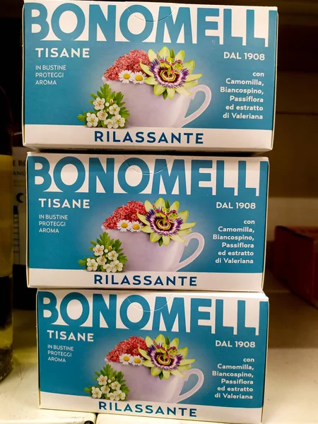 Rome Italië November 2019 Bonomelli Infusies Koop Schappen Van Een — Stockfoto