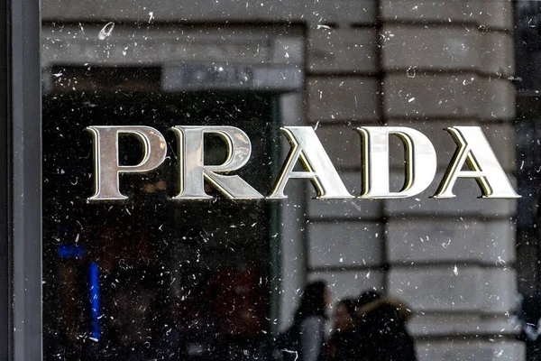 Bari Italia Febrero 2020 Prada Store Exterior Prada Una Casa — Foto de Stock