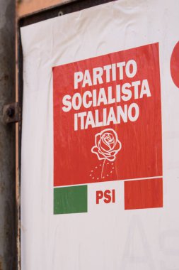 Roma, İtalya - 10 Mart 2017: İtalyan Sosyalist Partisi (PSI) reklam afişi. 2007 yılında İtalya 'da kurulan bir sosyal demokrat siyasi partidir.