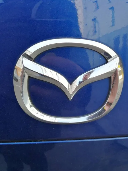 Berlim Alemanha Março 2017 Logotipo Mazda Mazda Motor Corporation Uma — Fotografia de Stock