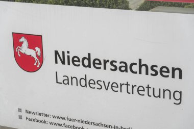 Berlin, Almanya - 31 Mart 2020: Niedersachsen Landesvertretung İşareti, Aşağı Saksonya Eyaleti Temsilcisi Almanca