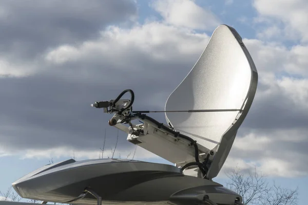 Satellite Dish Mobile Antenna System — Stock Photo, Image