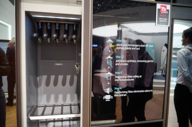 Berlin, Almanya - 10 Eylül 2019: Samsung Airdresser, JetAir ve AirHanger