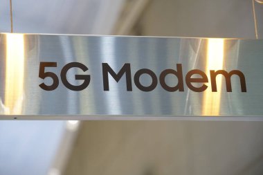 Berlin, Almanya - 10 Eylül 2019: 5G Modem bayrağı