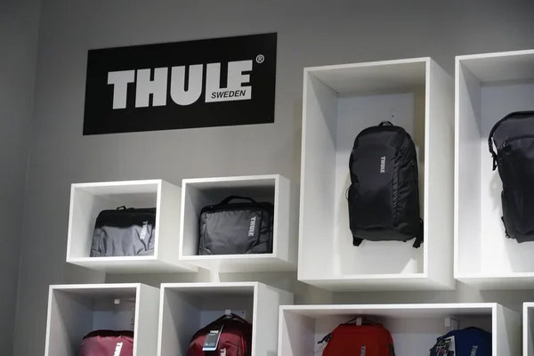 Berlín Alemania Septiembre 2019 Exposición Thule Llena Mochilas Bolsos Thule — Foto de Stock