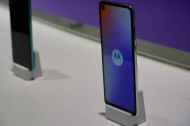 Berlin, Almanya - 10 Eylül 2019: Motorola One Android akıllı telefon (Motorola Mobility tarafından geliştirildi)