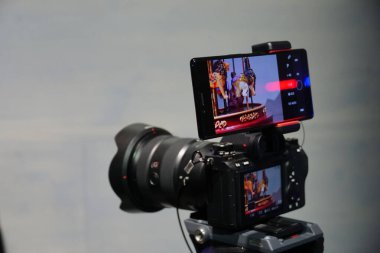 Berlin, Almanya - 10 Eylül 2019: Profesyonel Sony dijital kamerası 
