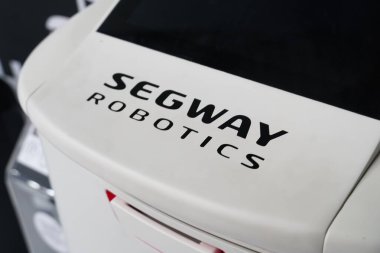 Berlin, Almanya - 10 Eylül 2019: Segway Robotics logosu, iki tekerlekli kişisel ışınlayıcıların Amerikalı üreticisi. 2015 'ten beri, sahibi Çinli Ninebot şirketi.