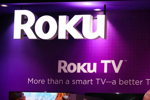 Berlin, Almanya - 10 Eylül 2019: Roku 'nun sergi standı, Amerikan kamuya açık dijital medya oyuncuları üreten şirket müşterilerin İnternet üzerinden yayın yapan hizmetlere erişimine olanak sağlıyor