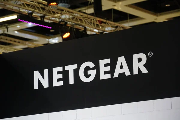 Берлин Германия Сентября 2019 Года Sign Netgear Inc Многонациональная Компьютерная — стоковое фото