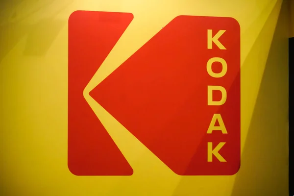Berlin, Almanya - 10 Eylül 2019: Kodak logosu. Eastman Kodak Şirketi, tarihsel fotoğrafçılık temelli görüntüleme ürünleri üreten bir Amerikan teknoloji şirketidir.