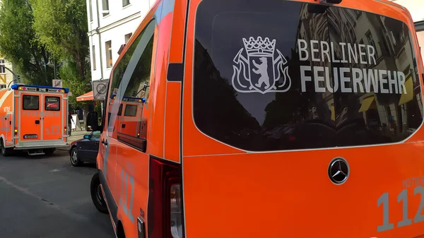 Berlín Alemania Abril 2020 Departamento Bomberos Primeros Auxilios Ambulancia 112 — Foto de Stock