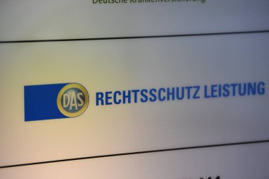 Berlin, Almanya - 17 Şubat 2017: DAS Rechtsschutz - Leistung işareti. Şirket, Ergo sigorta grubunun yasal koruma sigortacısı.