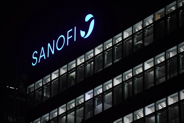 Berlín Alemania Febrero 2017 Sanofi Señalización Exterior Del Edificio Sanofi — Foto de Stock