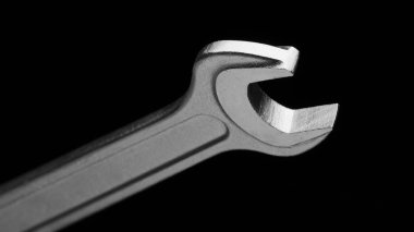 Siyah arkaplanda izole edilmiş anahtarı kapat