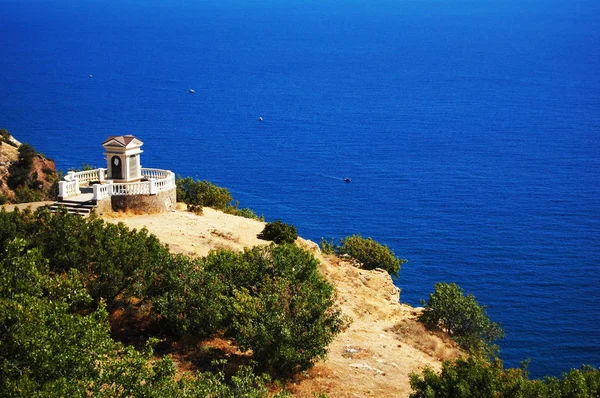 Fiolent Yaylası girişindeki nitelikli anıt Pushkin